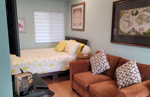La Puente Apartment | Charming Poolside Casita near LA and OC Attractions