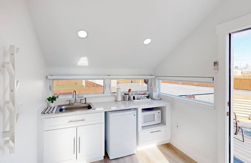 Soap Lake Apartment | Updated retreat with kitchenette, on-site laundry, private patio, & central AC