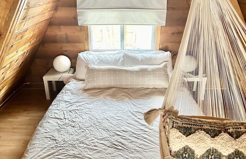 Division No. 10 Cabin | Cozy Techni Cabin: A-Frame Retreat with Pool & Spa