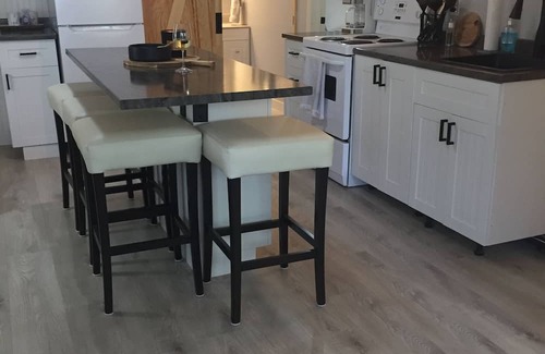 Onanole Cottage | Discover Serenity on Second Near Riding Mountain Park