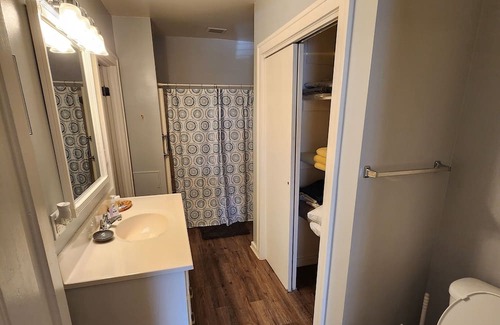 Winterset Apartment | Cozy apartment in charming small town Winterset, walking distance to square