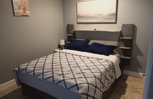Humble Apartment | Convenient Forest Glade Retreat near Bush Airport