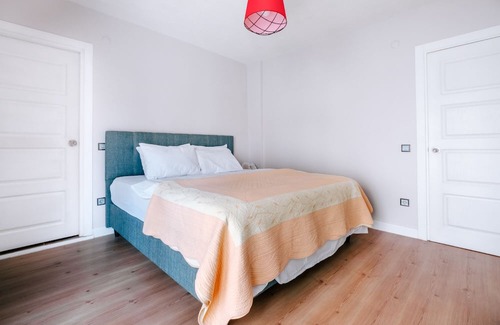 Pendik Apartment | Bright Flat with Kitchen, 9 Min to IstMarina Awaits You