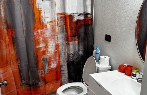 Jefferson House | Pet-Friendly 1BR King Suite at Tangerine Dream Hotel