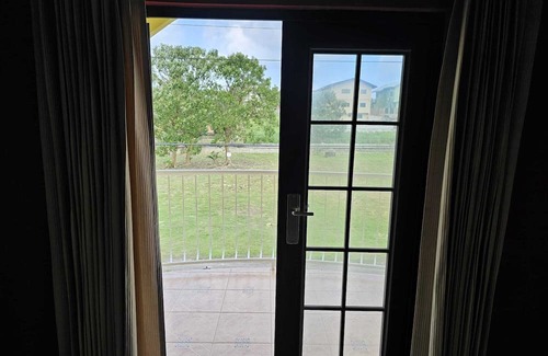 Penal-Debe House | Spacious 6-Bedroom Retreat Near City & Highway Access