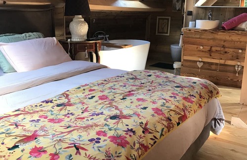 Accous Ski Chalet | Romantic Chalet Retreat with Spa & Hot Tub Near the Border