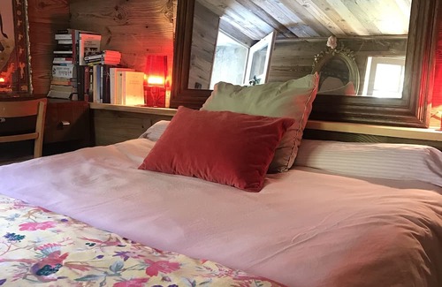 Accous Ski Chalet | Romantic Chalet Retreat with Spa & Hot Tub Near the Border