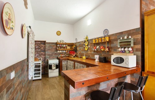 Aguimes Apartment | Villa Paulito El Roque: Relaxing Getaway with Pool & Views