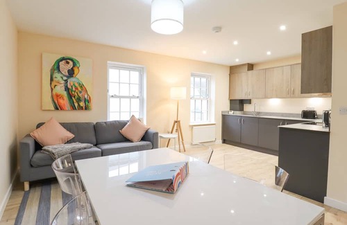 Walton on the Naze Cottage | Cozy 21B Saville Road Cottage with Ocean Views in Walton