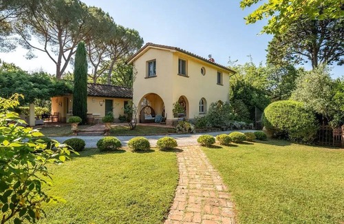 Montopoli in Val d'Arno Apartment | Discover an Authentic Country House in Scenic Tuscany