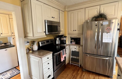 Wallingford Center Apartment | New England Charm is all around this Victorian Home. Choate Parents’ welcome!