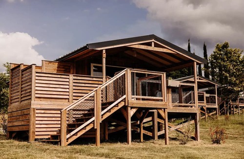 Coux-et-Bigaroque-Mouzens Ski Chalet | Relax at Camping Inspire Villages Séveilles - Spa Chalet Retreat
