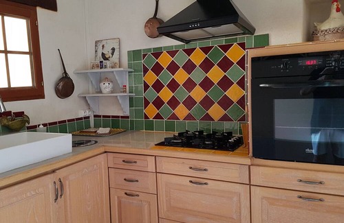 Sablet House | Holiday Home "Les Valérianes - Maison de Ville" with Private Pool & Wi-Fi