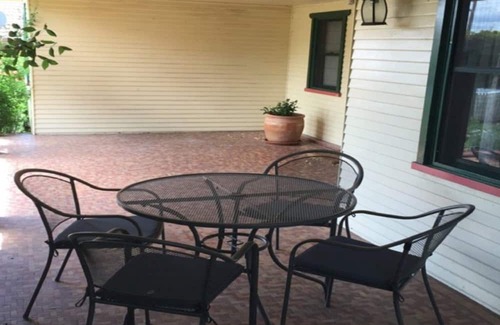 Armidale House | Family-Friendly Retreat at Coolamon on Marsh Armidale