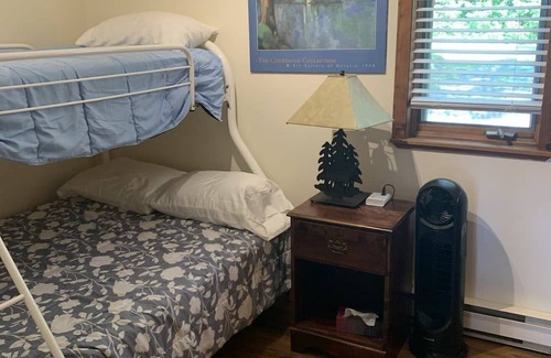 Dysart et al Cottage | Comfortable Stay at Camp David: Pet-Friendly & Breakfast!