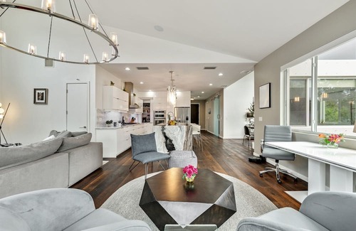 Riviera Bay House | Indulge in a Dream House with Heated Pool & Spa