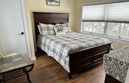 Schroon Lake Cabin | 2 bedroom cabin a mile from the beautiful town of schroon and the lake