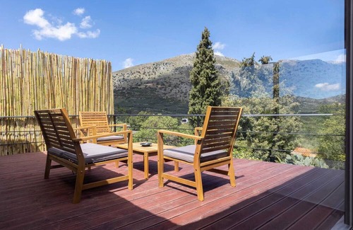 Tilisos House | Inviting Villa Ivis: Family-Friendly Retreat with Breakfast