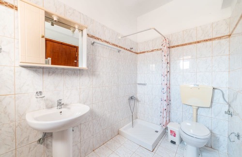 Milatos Beach Apartment | Cozy Seaside Retreat with Kitchen and Breakfast Included