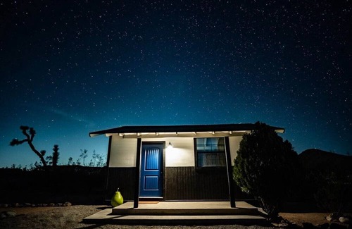 Yucca Valley Cabin | Romantic Geronimo Cabin with Hot Tub & Stargazing Awaits