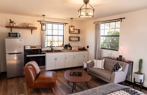 Yucca Valley Cabin | Romantic Geronimo Cabin with Hot Tub & Stargazing Awaits