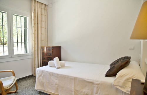 Les Meravelles House | Villa Las Maravillas: Beachside Retreat with Private Pool