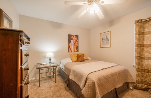 Buechel House | Family-Friendly Retreat in East Louisville - Rated 10/10
