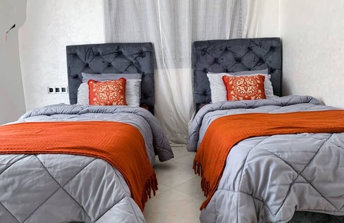 Pont Blondin Apartment | Modern Accommodation Steps from the Beach for Families