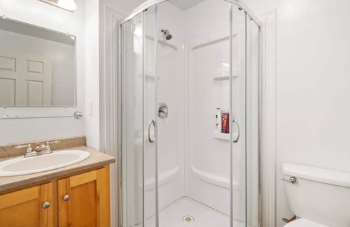 Paradise Apartment | Relaxing Getaway: Cozy Studio with Kitchen Amenities