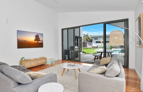 Long Jetty House | Coastal Tranquillity - House