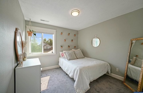 South Gateway House | New Listing: 3 Bed, 2.5 Bath Home with Family-Friendly Amenities