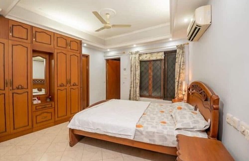 Caranzalem Villa | Cozy 3BHK Villa by the Beach in Goa - Pet-Friendly Retreat