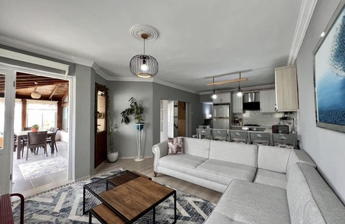 Bodrum City Center Apartment | Beachside Retreat with Sea View in Beautiful Bodrum