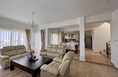 Mandres Villa | Beautiful Villa with Private Pool Near Kyrenia Gates