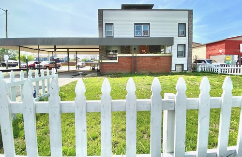 Indianapolis Apartment | Cozy Double Suite Indy - Ideal for Family Getaways