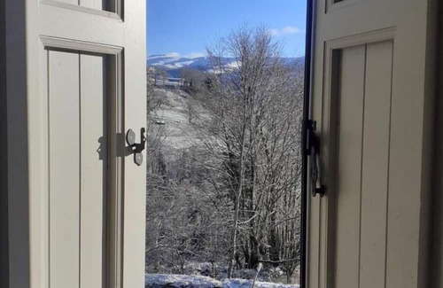 Thiezac Cottage | Comfortable Gite Thiézac with 4 Bedrooms for 9 Guests