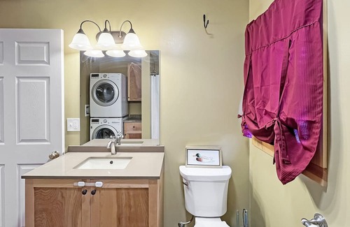 Monson Cabin | Lake View Retreat at Sunset Point with Snowmobile Access