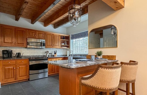 Londonderry Ski Chalet | Rural Luxury by Bromley Mountain