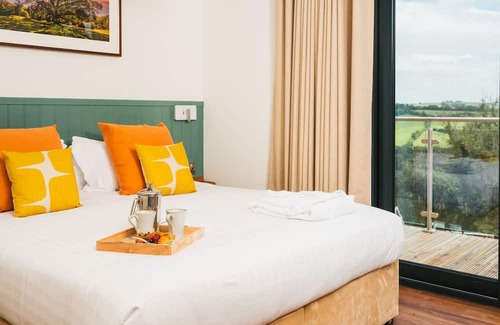 Chittlehamholt Cabin | Elegant 2 Bedroom Lodges with Scenic Meadow Views