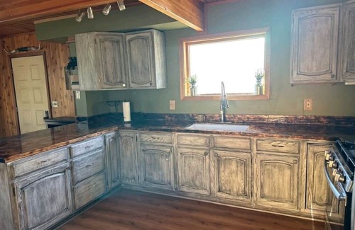 Bear Valley Springs House | Serene Mountain Cabin with Breathtaking Views & Pet Friendly