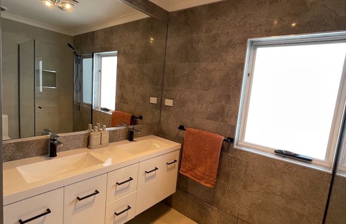 Kings Meadows House | Explore Majestic Meadows: Family-Friendly Retreat Awaits