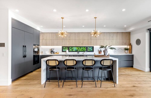 Carthay Circle House | Modern Masterpiece in West Hollywood with Private Pool