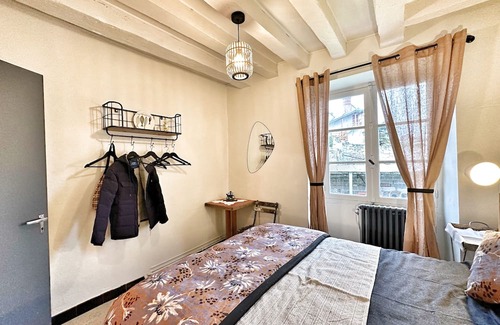Chenehutte-Treves-Cunault Cottage | Discover La Maison du Passeur near Saumur with Spa & Hot Tub