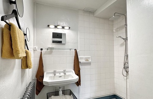 Chenehutte-Treves-Cunault Cottage | Discover La Maison du Passeur near Saumur with Spa & Hot Tub