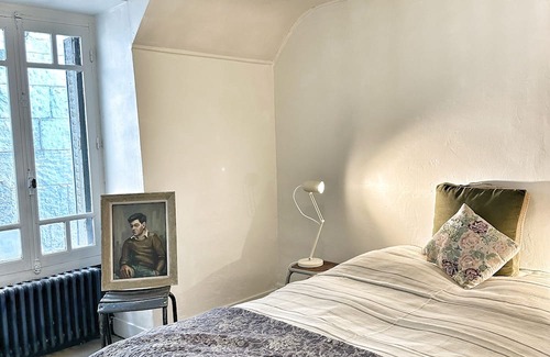 Chenehutte-Treves-Cunault Cottage | Discover La Maison du Passeur near Saumur with Spa & Hot Tub