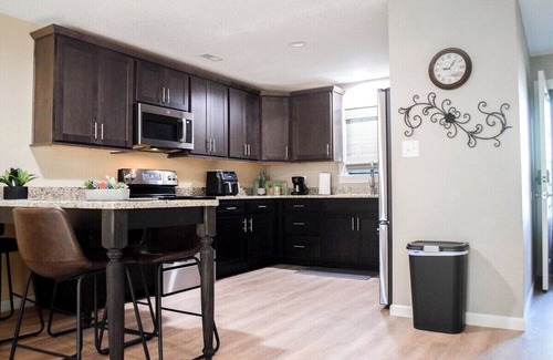 Monroe City Apartment | Pet-Friendly Family Retreat: 2 Bed, Breakfast Included