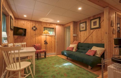 Jay Condo | Cozy 1-Bedroom Efficiency with Kitchen & Family Amenities