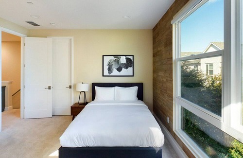 Hillsdale House | Perfect San Mateo 4BR Home with Garage, Near Shopping & Dining