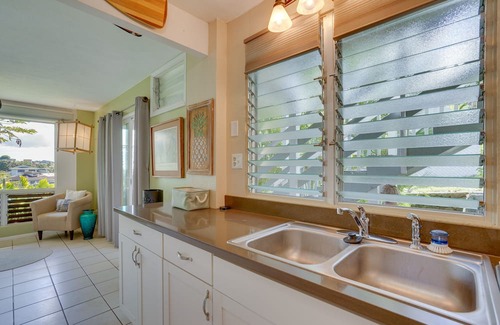 Aiea House | Sun-Dappled Aiea Apartment: 11 Mi to Beach!