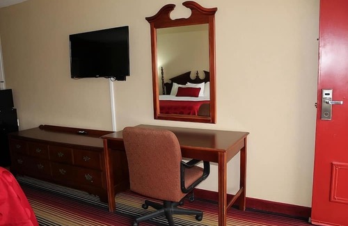Perry House | Historic Getaway: Cozy Unit with Parking & Pet Friendly